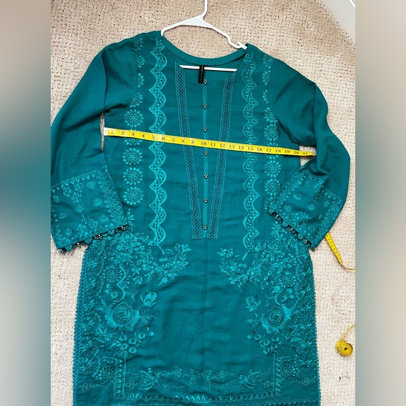 Charizma brand Pakistani Indian embroidered dress/outfit/suit - Picture 10 of 15